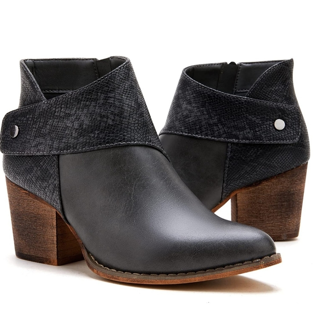 Point Toe Ankle Boot 👢